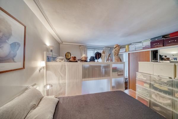 Paris (75001) MAGNIFIQUE 2 PIECES SITUE DANS LE QUARTIER HISTORIQUE DU PALAIS ROYAL