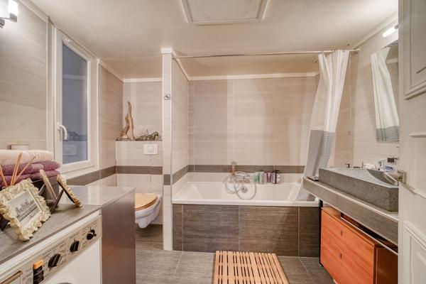 Paris (75001) MAGNIFIQUE 2 PIECES SITUE DANS LE QUARTIER HISTORIQUE DU PALAIS ROYAL