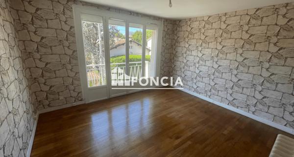 Location Appartement 4 pièces 74 m² - Valence 26000