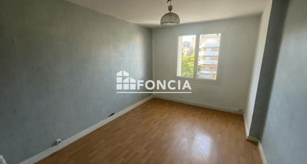 Location Appartement 4 pièces 74 m² - Valence 26000