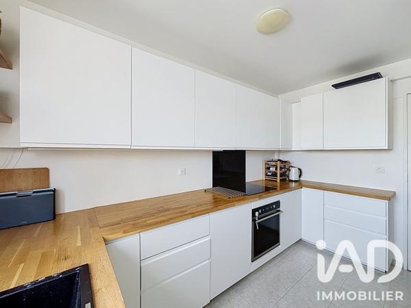 Appartement à vendre 4 pièces 72 m² Courbevoie