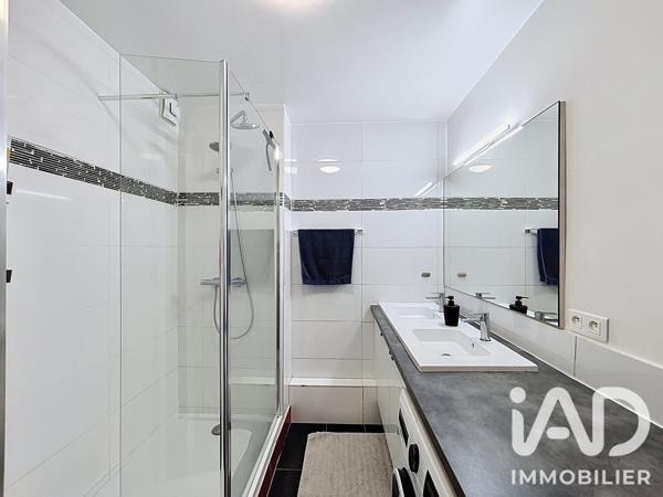 Appartement à vendre 4 pièces 72 m² Courbevoie