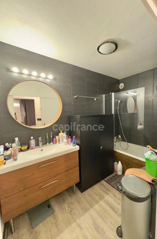 FINISTERE, BREST, PLACE DE STRASBOURG, APT DALLE BÉTON, ASCENSEUR, PLACE DE PARKING, TOUTES COMMODITÉS