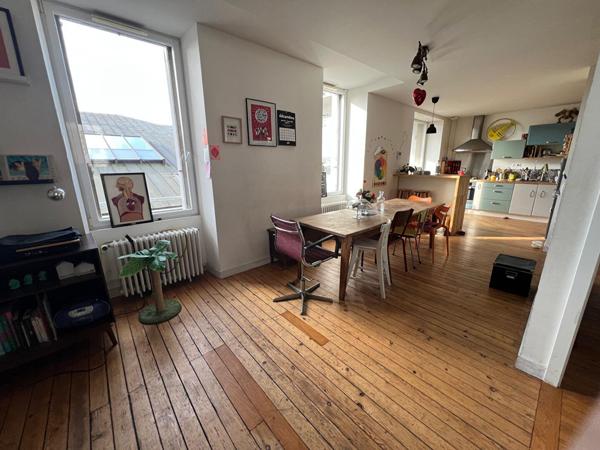 Rare à Viarme - Maison de ville 170m2 avec trois terrasses.