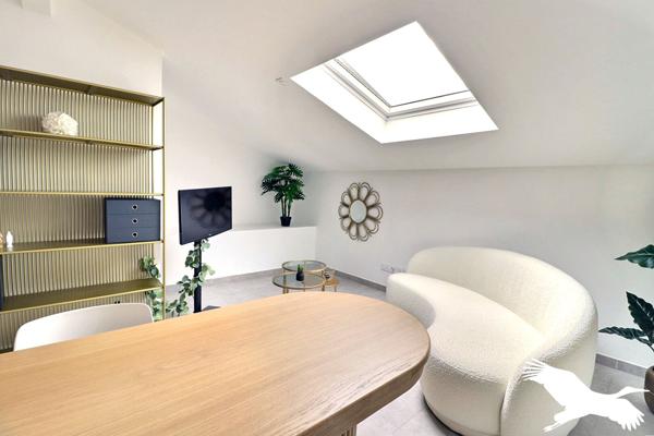 Appartement à louer 1 710 € CC Marseille 4 p 83 m² DPE C