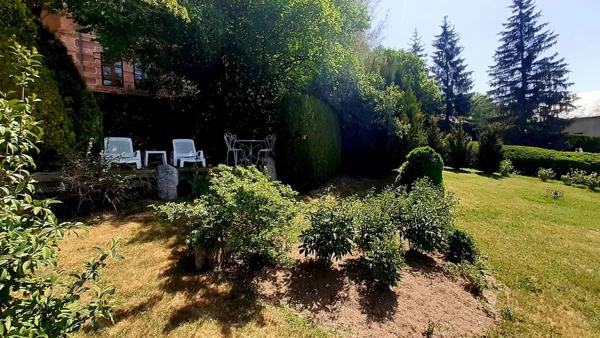 CHATEAU-OCCITANIE-SUD DE LA FRANCE-LOZERE-AUBRAC-A 75