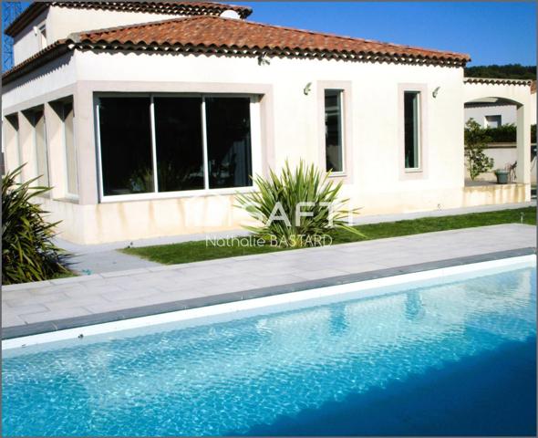 Marignane limitrophe Gignac : jolie villa de charme en semi plain-pied avec piscine et dépendances