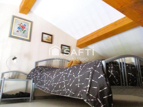 Marignane limitrophe Gignac : jolie villa de charme en semi plain-pied avec piscine et dépendances