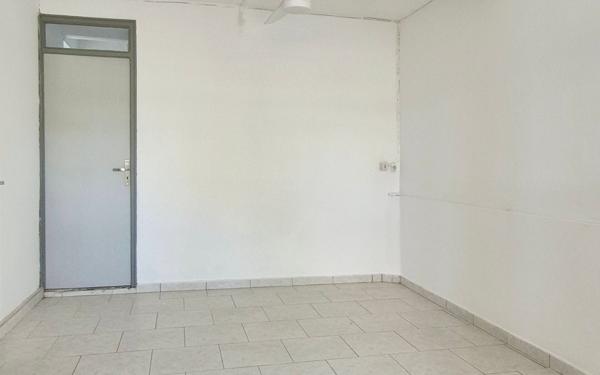 Appartement à louer    3 pièces • 62 m2 Pointe-Noire