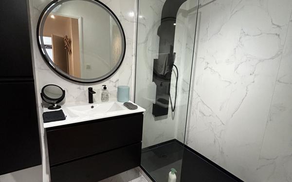 Appartement à vendre    3 pièces • 64 m2 Tours