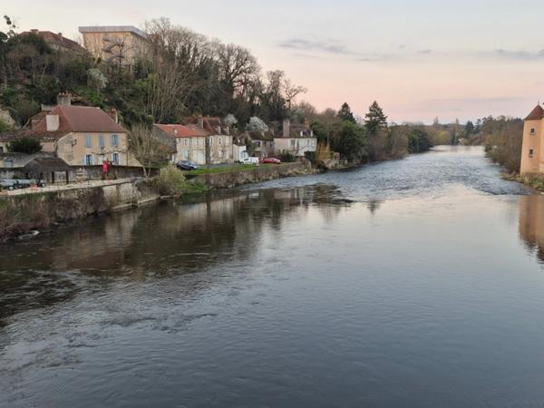 MAISON de VILLE - Dépendance - MONTMORILLON - 86500