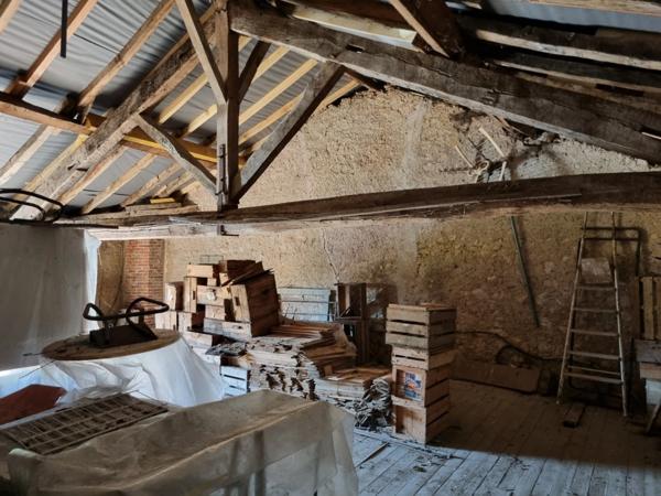 MAISON de VILLE - Dépendance - MONTMORILLON - 86500