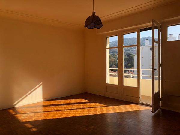 Appartement Le Cannet 1 pièce 39.76 m2 BALCONS CAVE