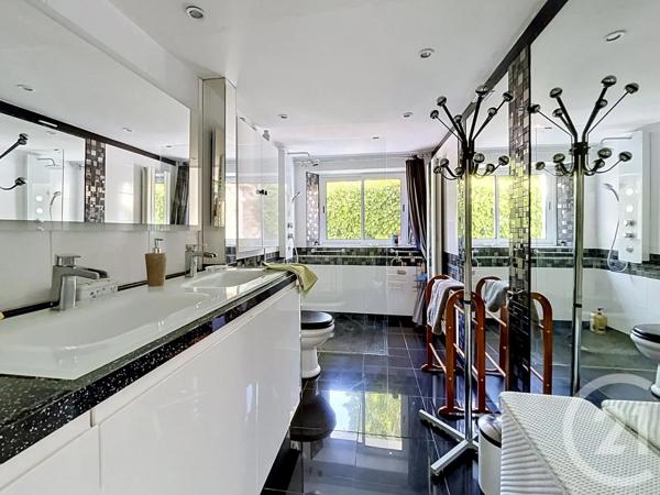 Maison à vendre  12 pièces - 436,01 m 2   CHARTRES  - 28