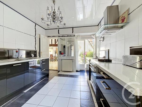 Maison à vendre  12 pièces - 436,01 m 2   CHARTRES  - 28