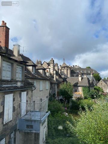Maison de ville à vendre à Salers dans le Cantal (15140), ref : 15060/1089