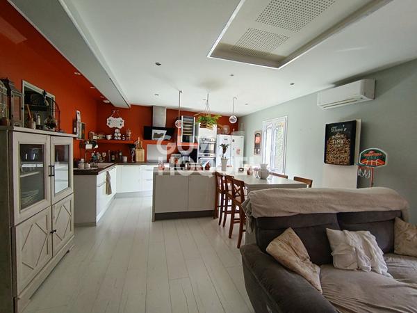 Maison 4 pièces avec jardin et piscine à Jonquieres Saint Vincent