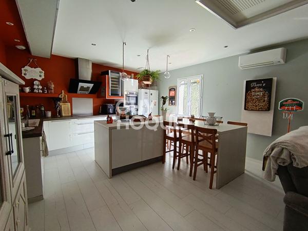 Maison 4 pièces avec jardin et piscine à Jonquieres Saint Vincent