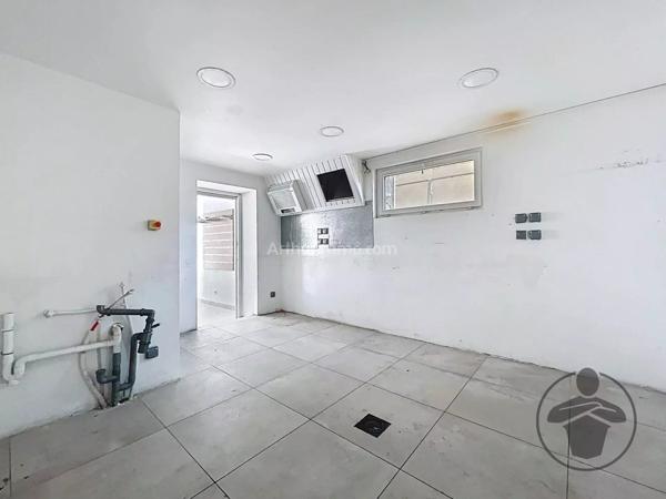 Vente Immeuble 10 pièces 315 m2 à Coutras