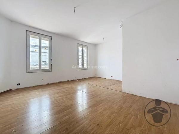 Vente Immeuble 10 pièces 315 m2 à Coutras
