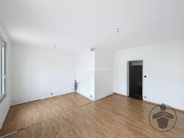 Vente Immeuble 10 pièces 315 m2 à Coutras