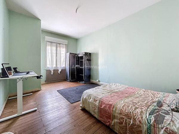 Vente Immeuble 10 pièces 315 m2 à Coutras