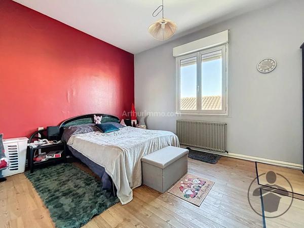 Vente Immeuble 10 pièces 315 m2 à Coutras