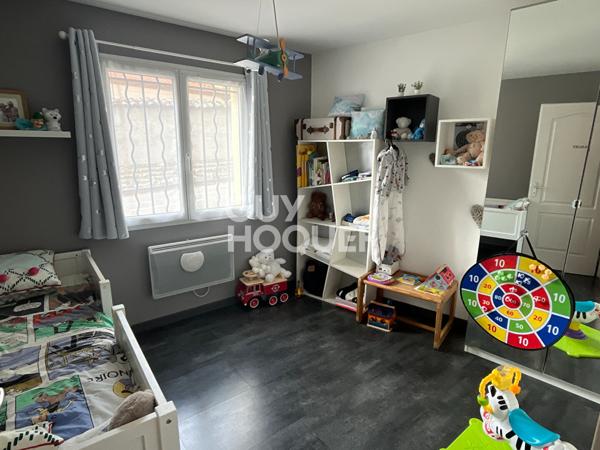 Maison récente de 91 m² avec terrasse et stationnements