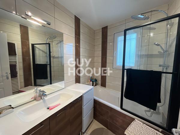 Maison récente de 91 m² avec terrasse et stationnements