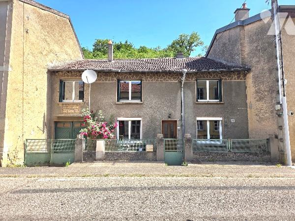 Maison de village - 130m2 - Cour - A RENOVER - BICQUELEY - 5mn de TOUL