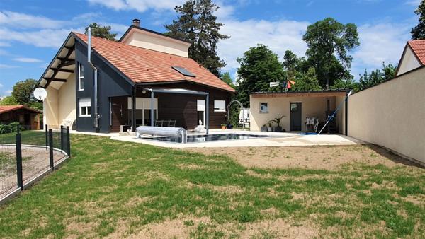 Propriété avec maison 5 pièces - piscine - hangar pour bateau et place de port - CORRE (70)