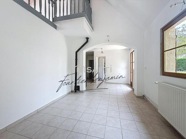 Grande maison rénovée proche commodités