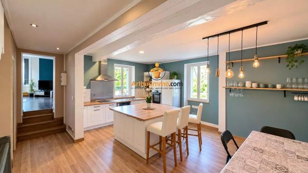 Vente                                                      Maison de village
                        
                     6 pièces                      181 m2                     à Ayzac-Ost