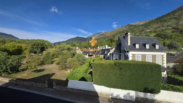 Vente                                                      Maison de village
                        
                     6 pièces                      181 m2                     à Ayzac-Ost