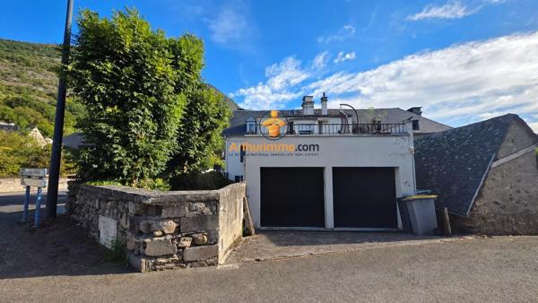 Vente                                                      Maison de village
                        
                     6 pièces                      181 m2                     à Ayzac-Ost
