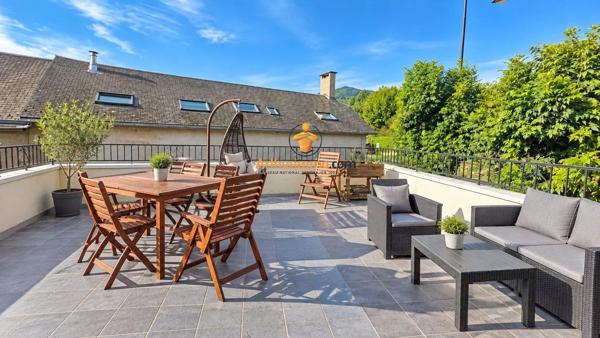 Vente                                                      Maison de village
                        
                     6 pièces                      181 m2                     à Ayzac-Ost