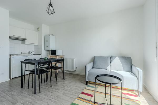 T2 LUMINEUX AVEC BALCON 4ème ÉTAGE AVEC ASCENSEUR , Nantes