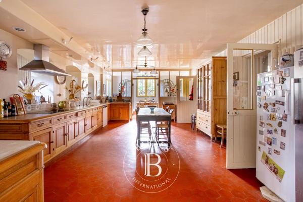 Croissy-sur-Seine, Maison 5 Chambres -  490 m² à vendre