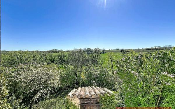 Maison à vendre    5 pièces •  Cahuzac-sur-Vère