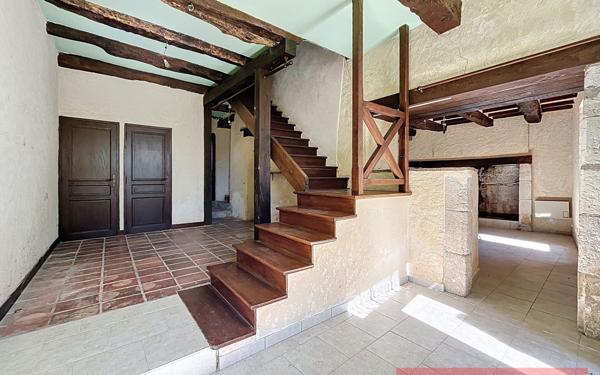 Maison à vendre    5 pièces •  Cahuzac-sur-Vère