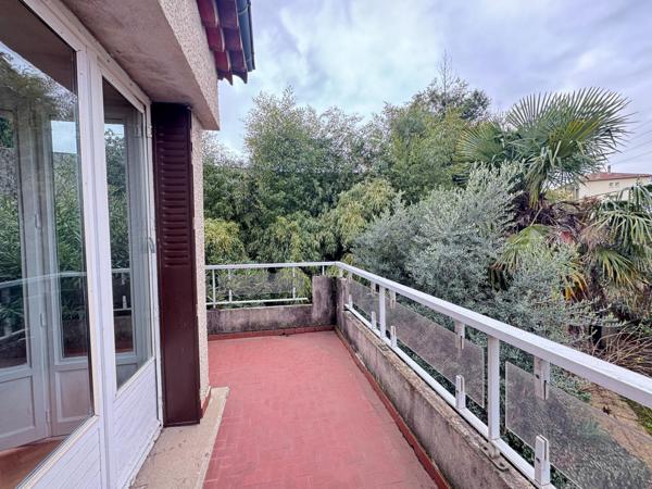 Maison 133 m² avec jardin et fort potentiel.