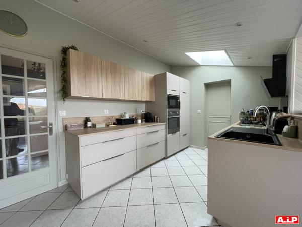 ENSEMBLE AVEC 8700 M²