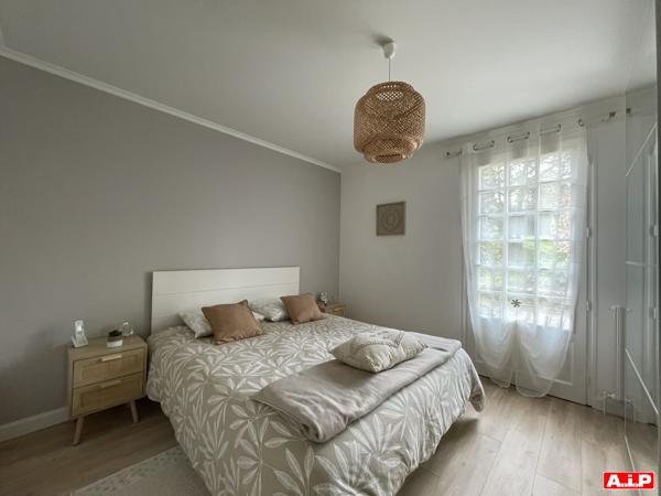 ENSEMBLE AVEC 8700 M²