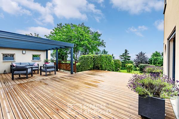 Splendide maison d’architecte avec vue exceptionnelle sur la campagne