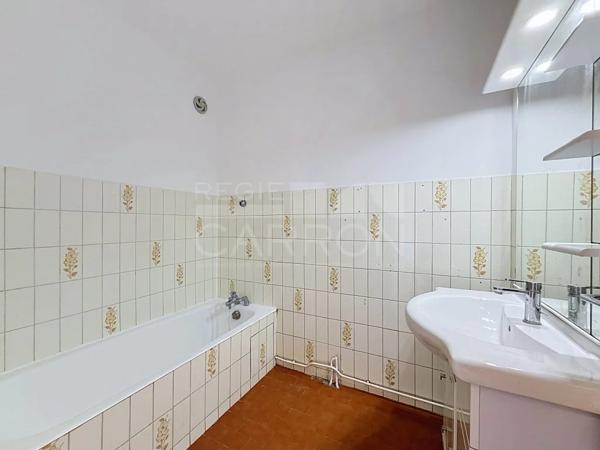 APPARTEMENT T2 A LOUER - LYON 5EME ARRONDISSEMENT - 52.18 m 2 - 830 € charges comprises par mois