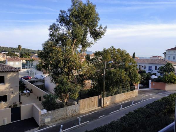 La Seyne sur mer Appartement de 2 pièces avec place de Parking privative au coeur des Sablettes