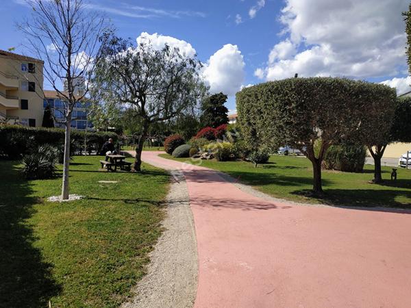 La Seyne sur mer Appartement de 2 pièces avec place de Parking privative au coeur des Sablettes