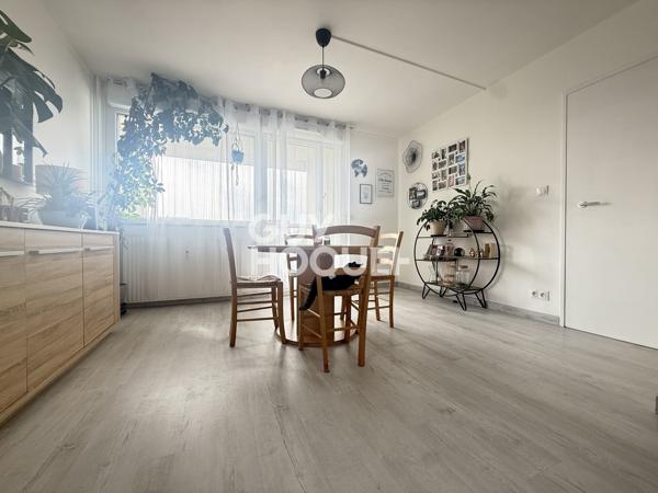Appartement 3 pièces rénové avec balcon et parking