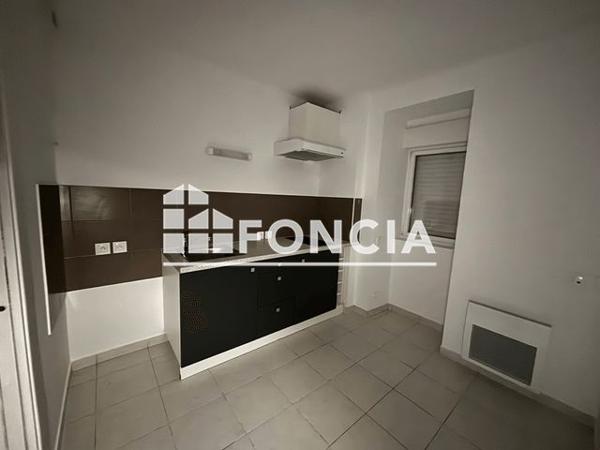 Location Studio 24.69 m² - 75 BIS RUE DE PARIS Dol De Bretagne 35120