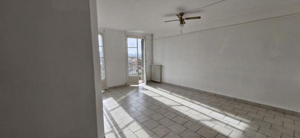 À louer ? Faux T5 lumineux sur le Boulevard de Strasbourg à Toulon